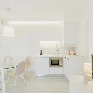 51 White , Forte dei Marmi Italia